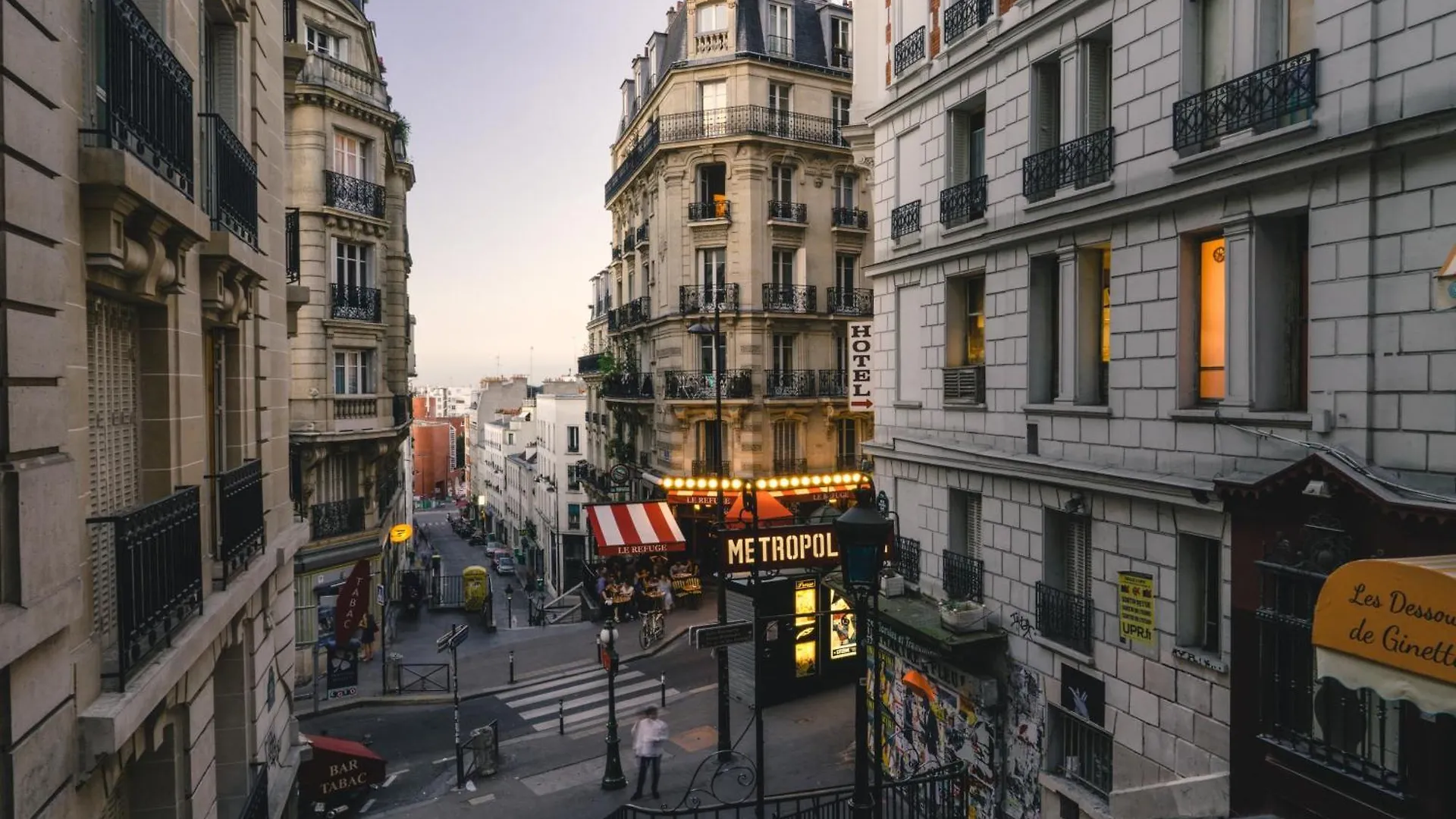 Eiffel Tower & Les Invalides - 1Br - Cityapartmentstay Париж